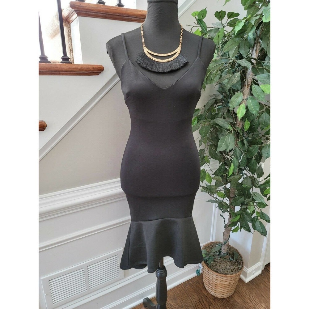 Iris Basic Women Solid Black Polyester Vneck Slee… - image 1